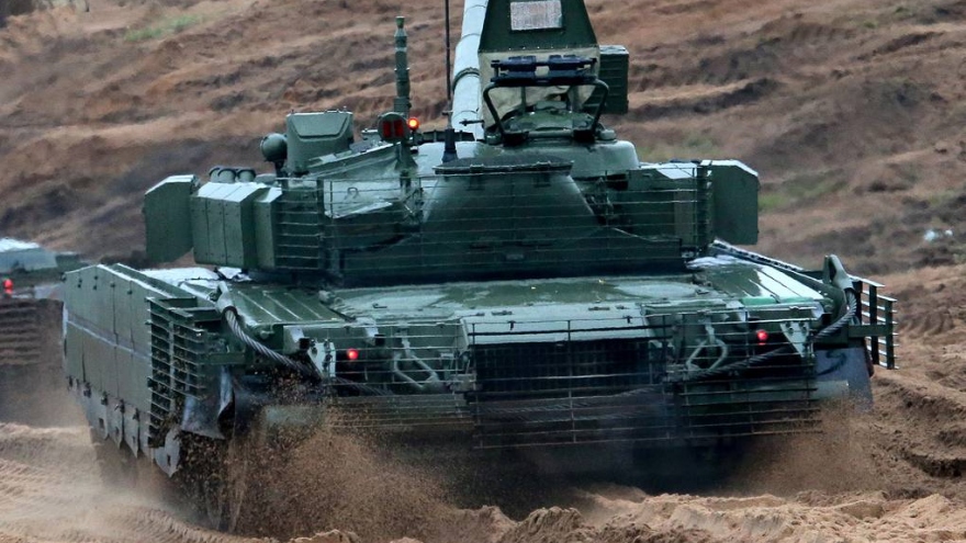 Xe tăng Nga phá các thành trì của Ukraine, đóng vai trò then chốt ở Donetsk